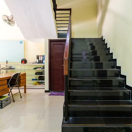 Reddoorz Syariah @ Ketintang Surabaya Exterior foto