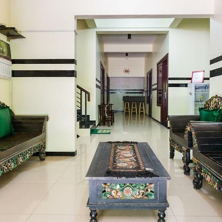 Reddoorz Syariah @ Ketintang Surabaya Exterior foto
